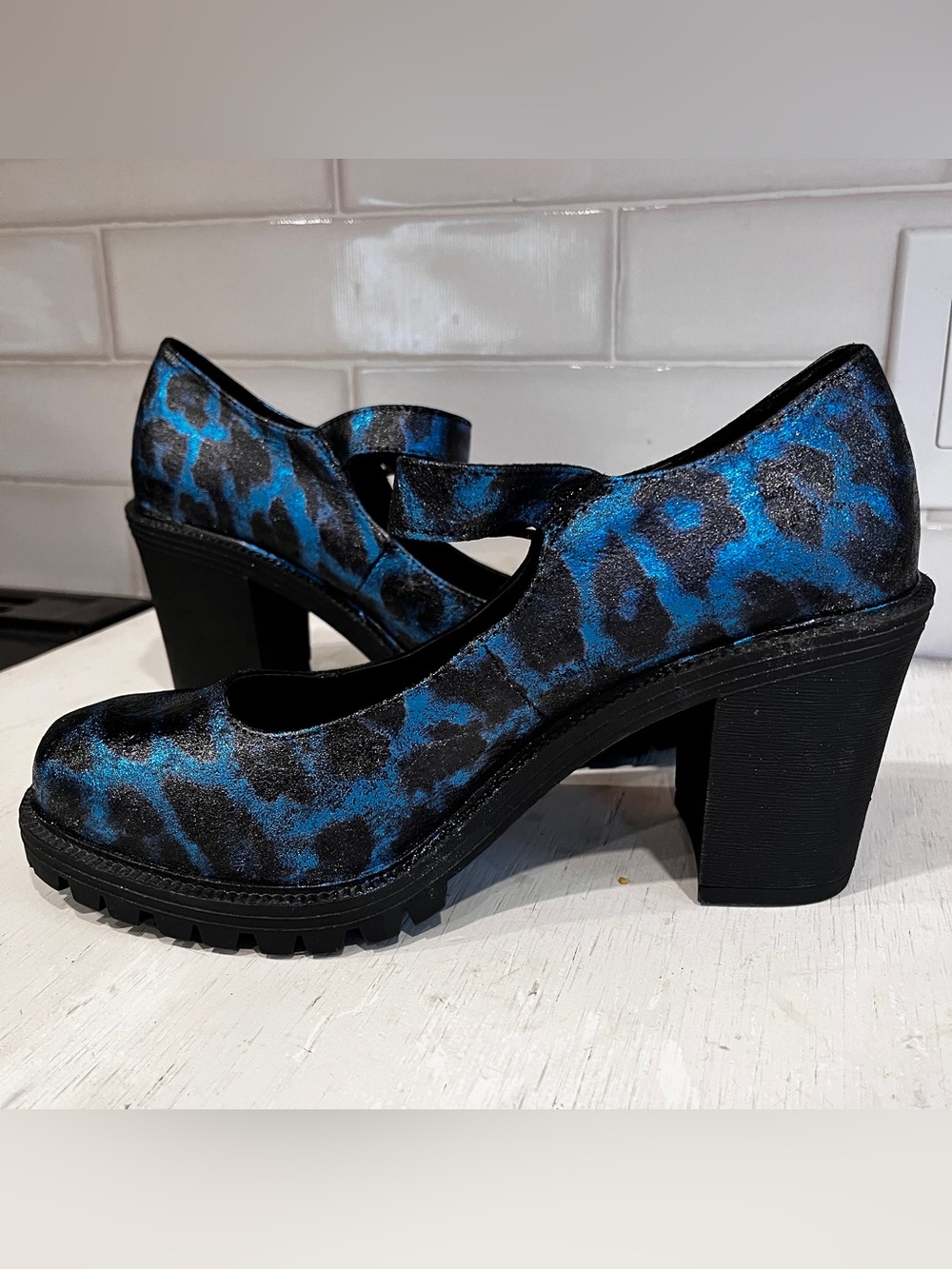 Unique Custom Foil Blue Black Leopard Torrid Mary Jane Heels size 8.5 Wide - Picture 7 of 12